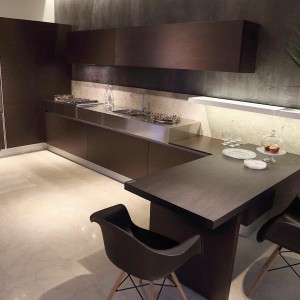 Johnson en Av. del Libertador - Vanguardia en Amoblamientos