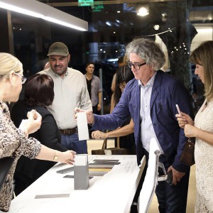 Johnson en Av. del Libertador - Vanguardia en Amoblamientos