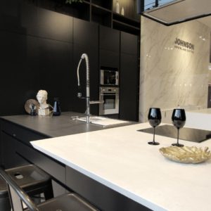 10 (Large) 10 (Large)