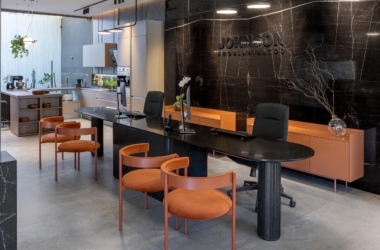 Gaudir - Nueva imagen comercial Johnson Amoblamientos