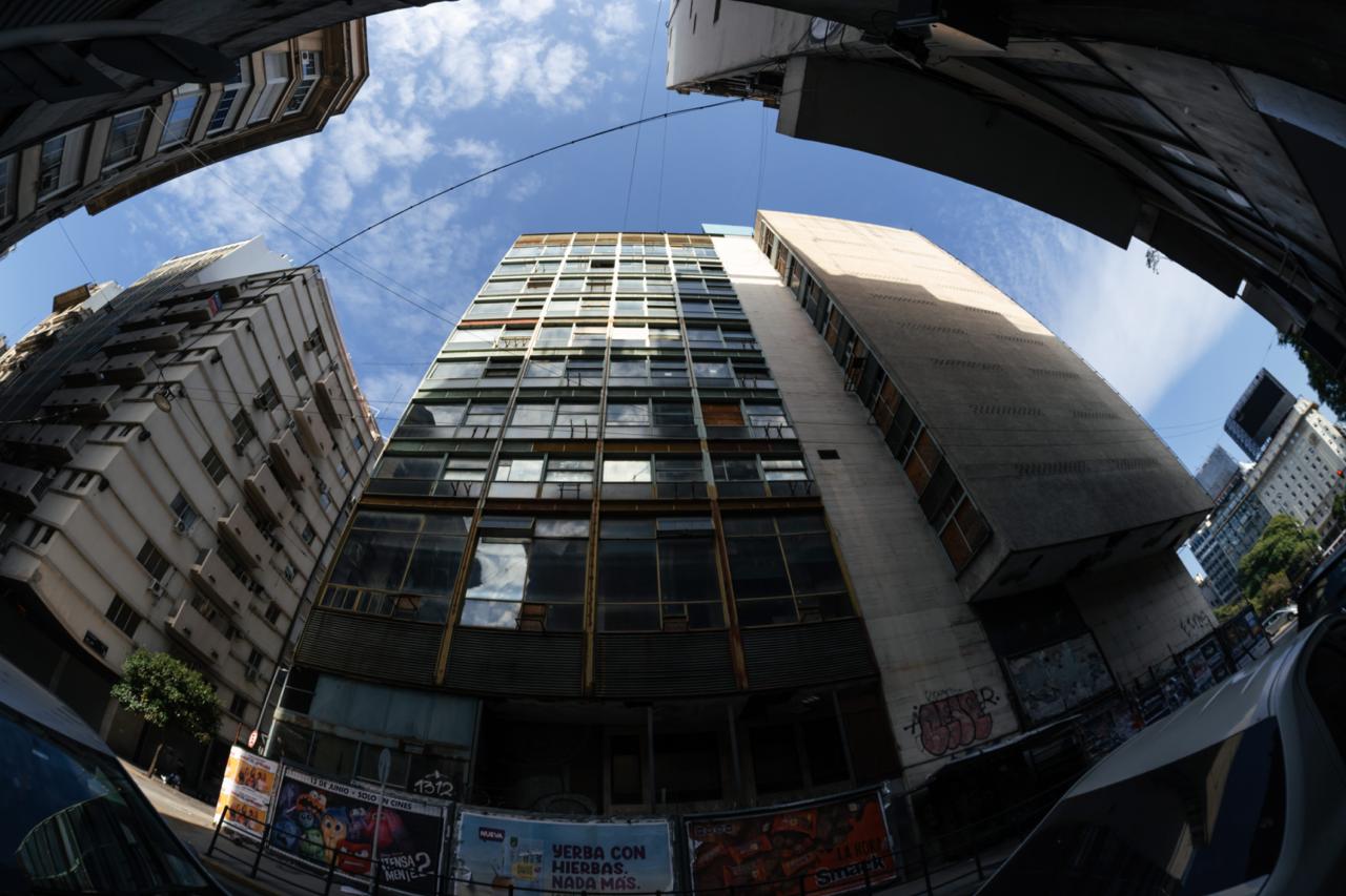 Casa FOA: Edificio del Plata