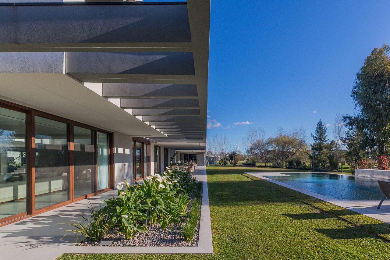 Arquitectura residencial integrada con el paisaje