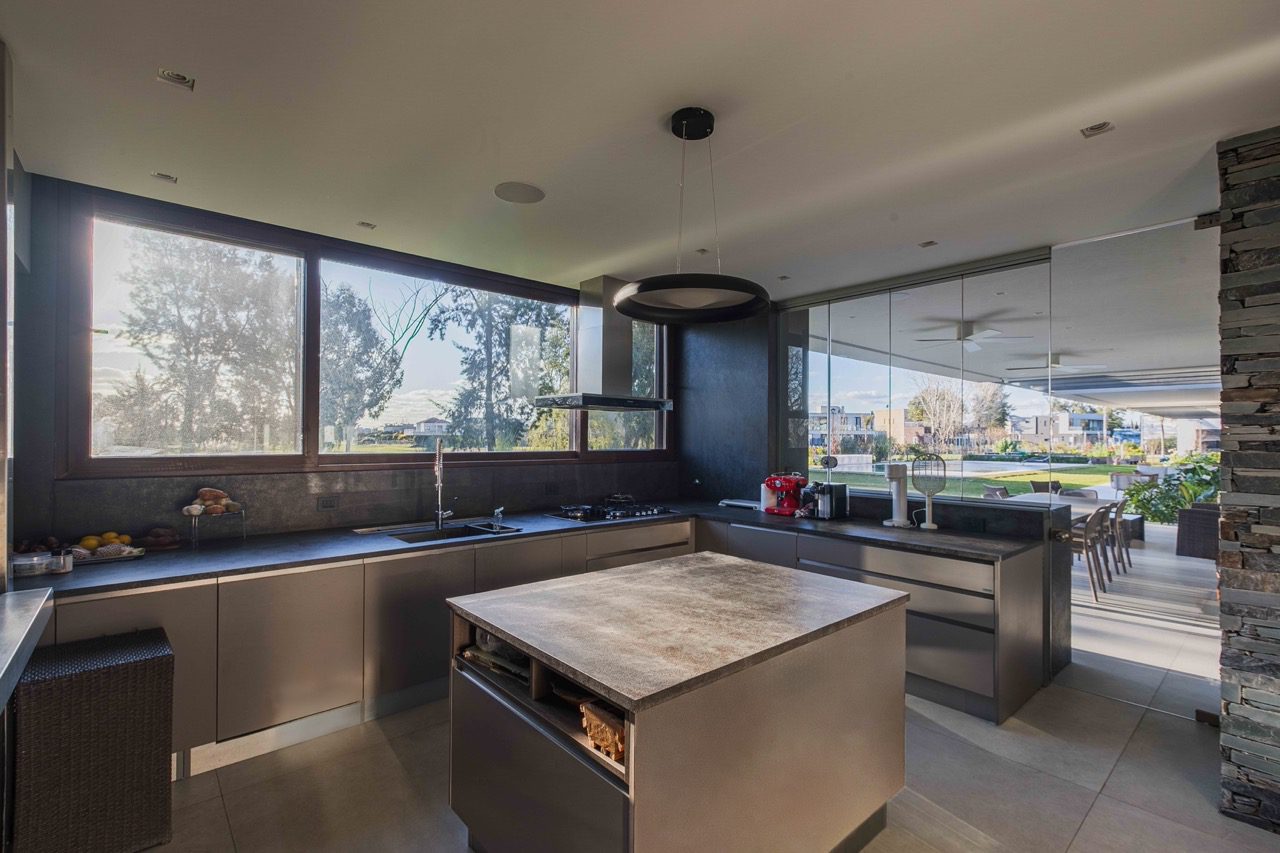 Cocina de quincho con modelo Centery RPT Johnson