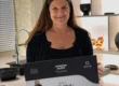 La arquitecta Viviana Melamed con el diploma del Premio Johnson Acero a la Mejor Aplicación de Producto en Casa FOA 2026
