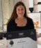 La arquitecta Viviana Melamed con el diploma del Premio Johnson Acero a la Mejor Aplicación de Producto en Casa FOA 2026